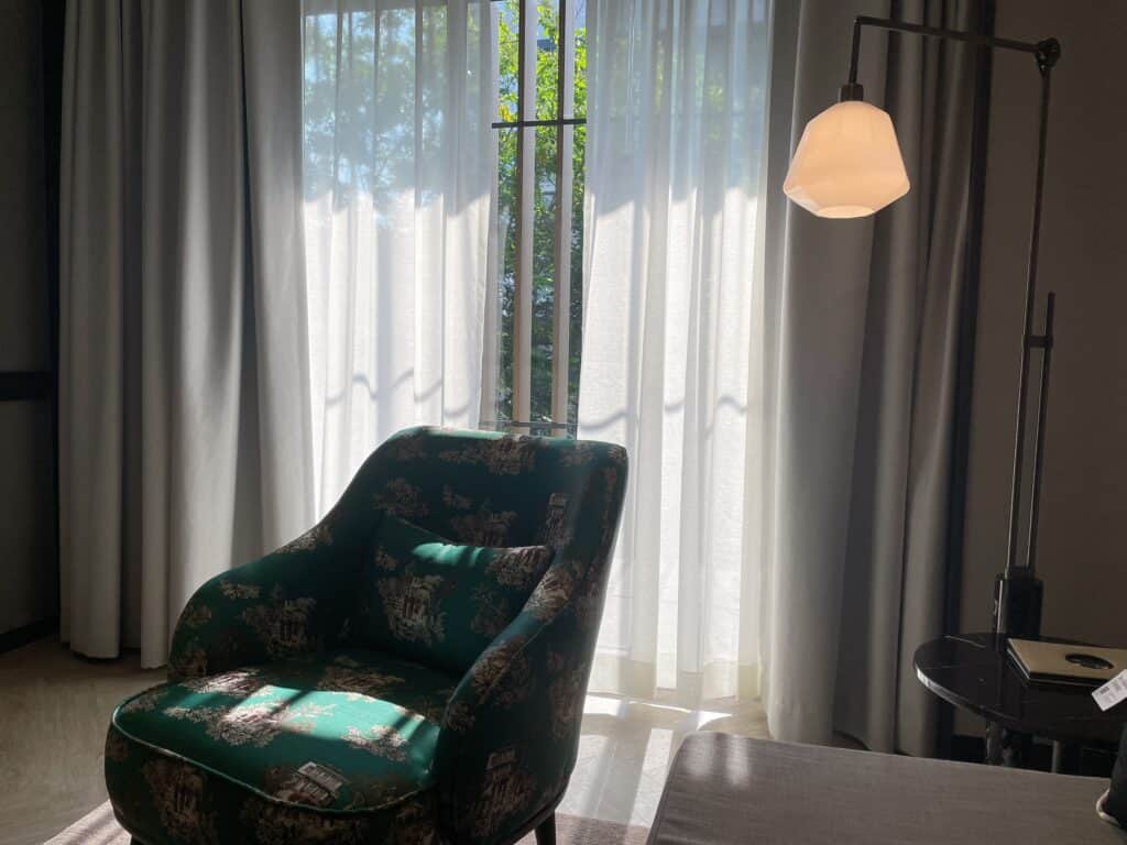 ひとりがけのソファ