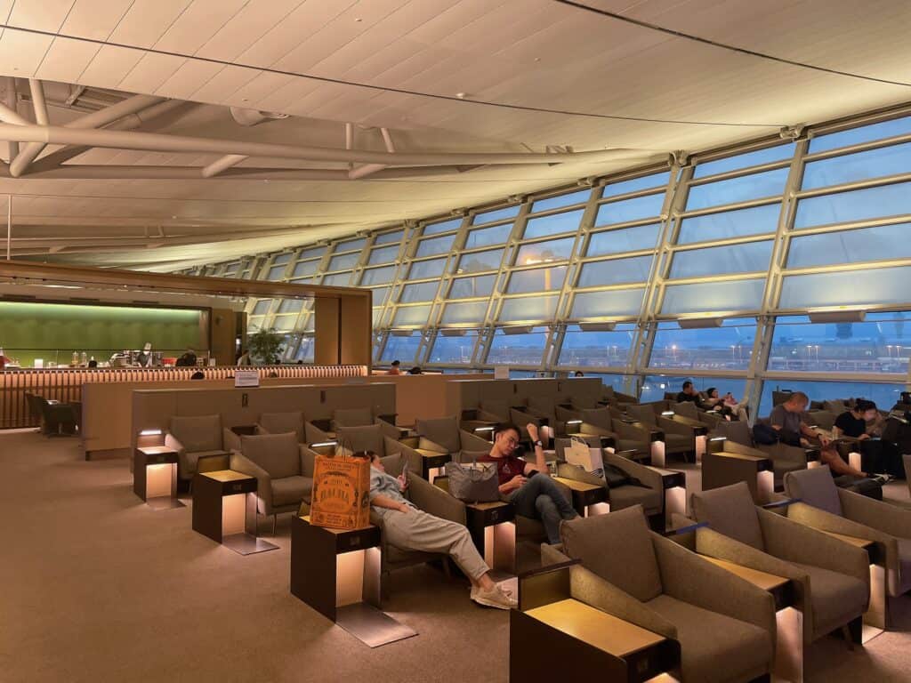 アシアナビジネスクラスラウンジセントラルのラウンジ内の様子