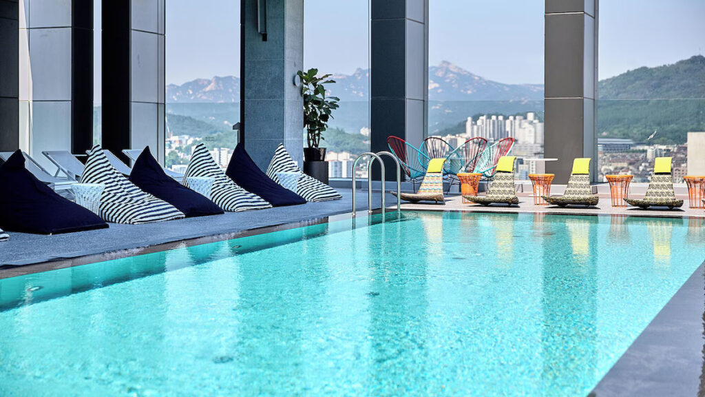 L7ホンデのプールエリア