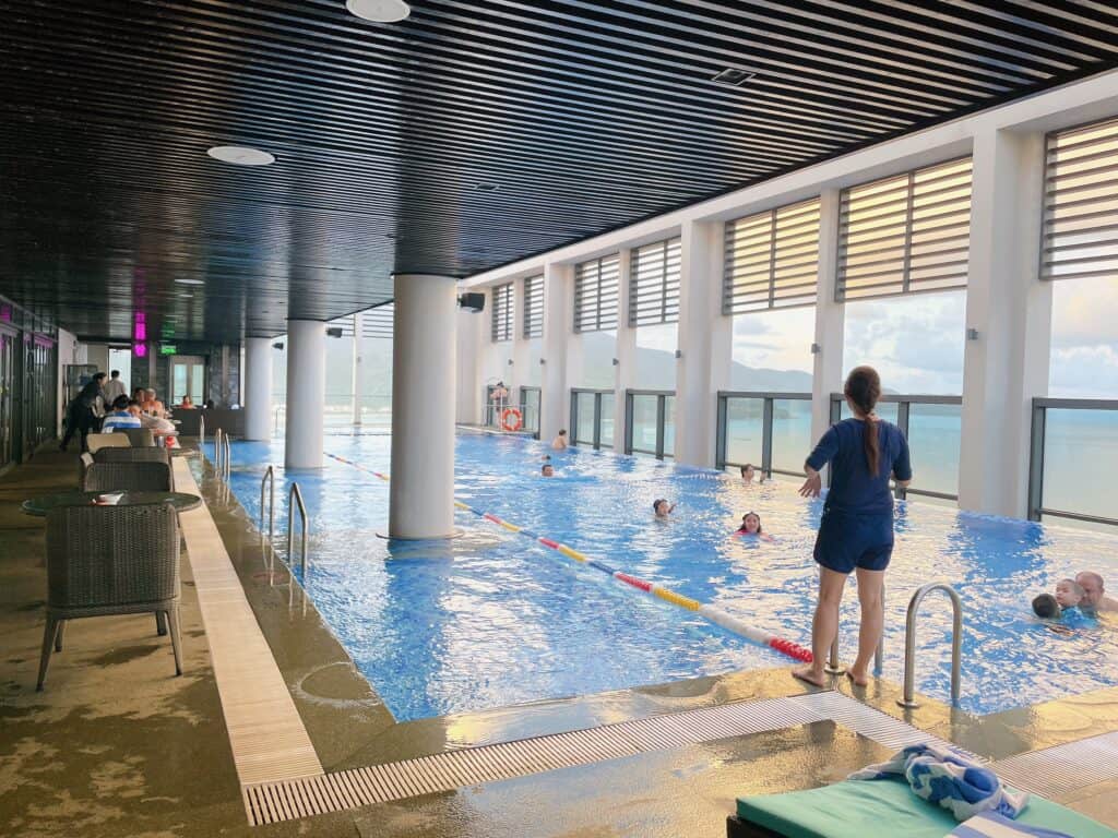 ホテル屋上にあるプールコーナー