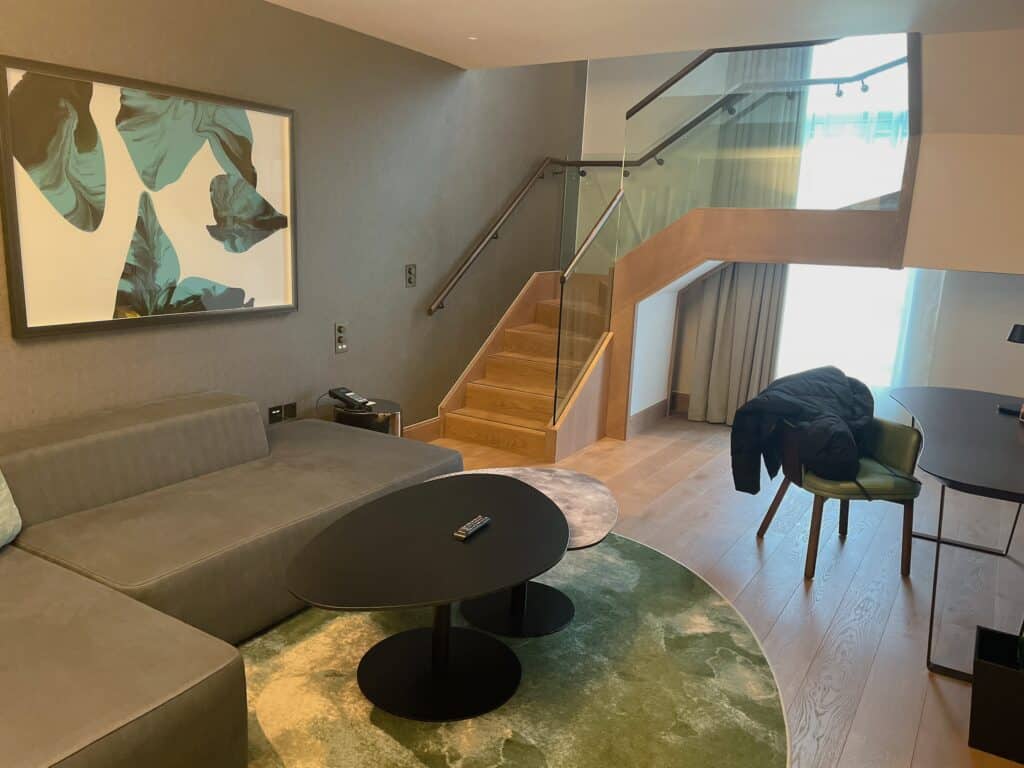 セントポール デュプレックス スイートルームのリビングルーム