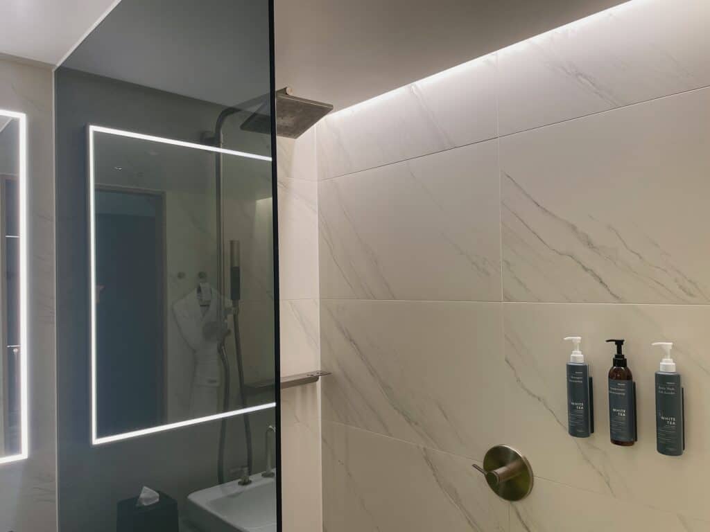 シャワールーム