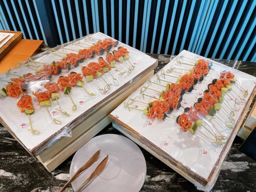 サラミときゅうりのカナッペ