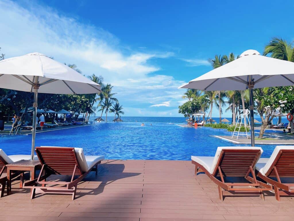 ダナンマリオットリゾート＆スパのプールエリア