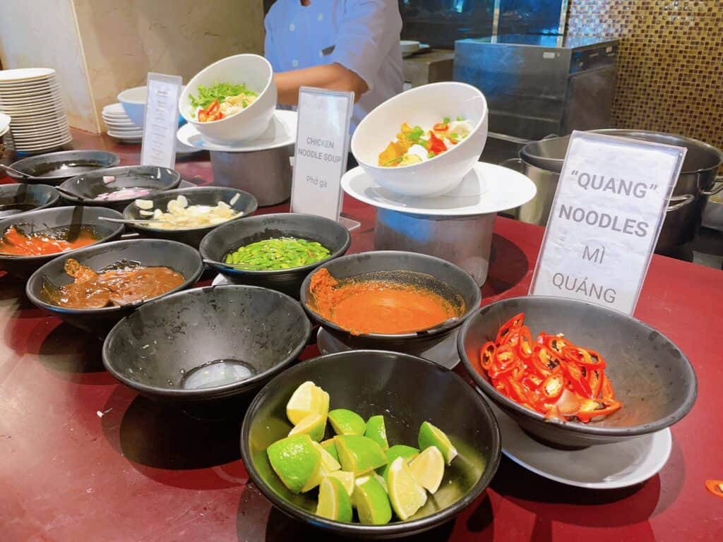 ヌードルステーション