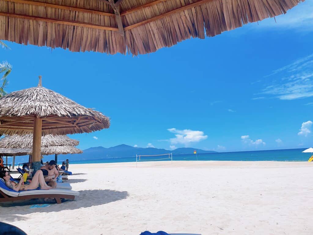 別角度から撮影したビーチエリア