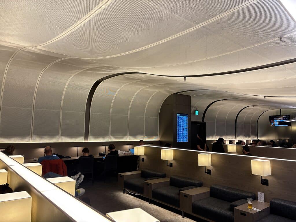 sky lounge southの外観