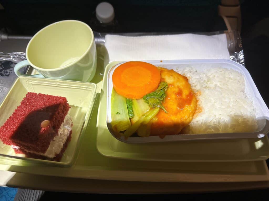 ホーチミンシティ→ハノイ線のエコノミークラス機内食