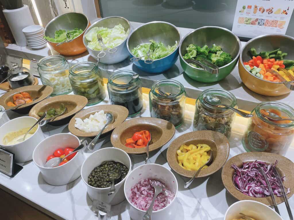 サラダコーナー