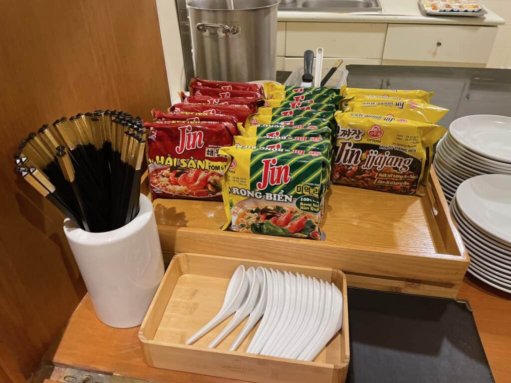 韓国のインスタント麺を作ってもらえるヌードルステーション