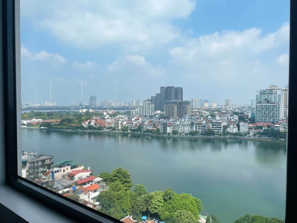 別角度から撮影した西湖