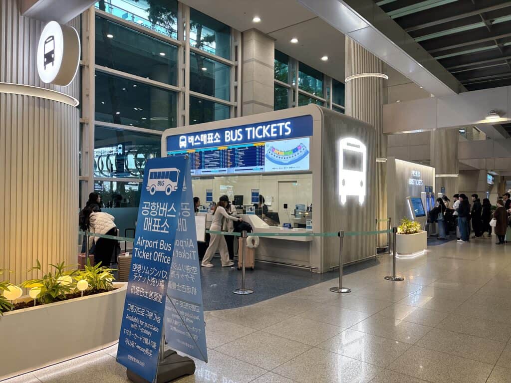 仁川空港バスのチケットカウンター