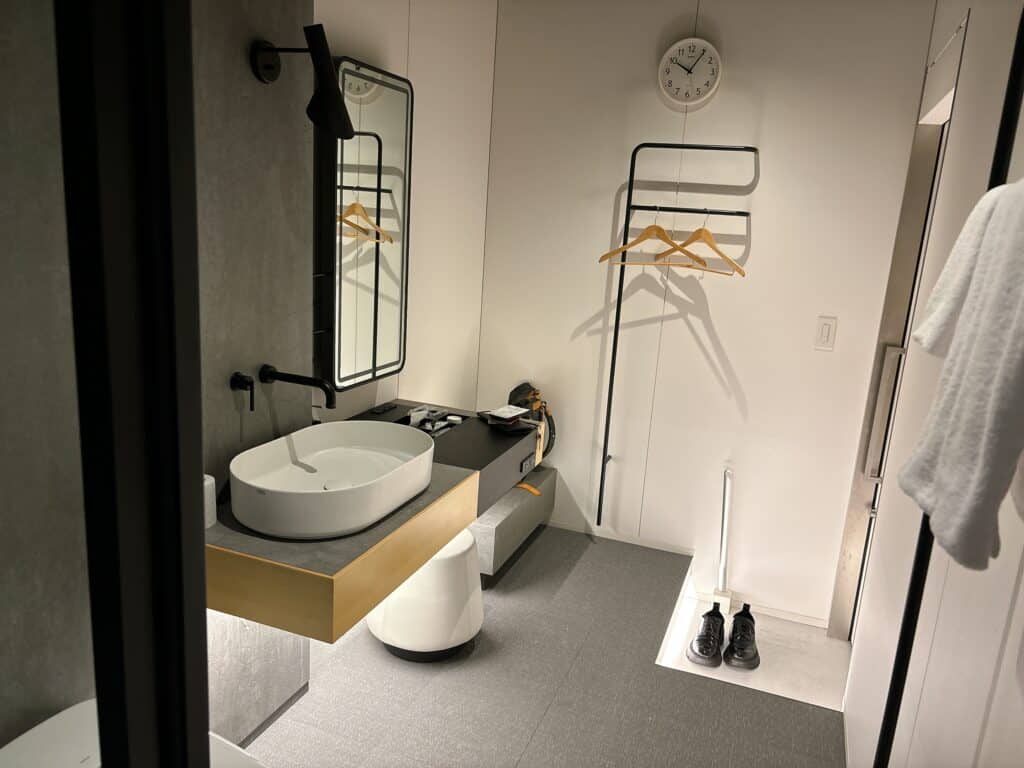 別角度から撮影したシャワールーム