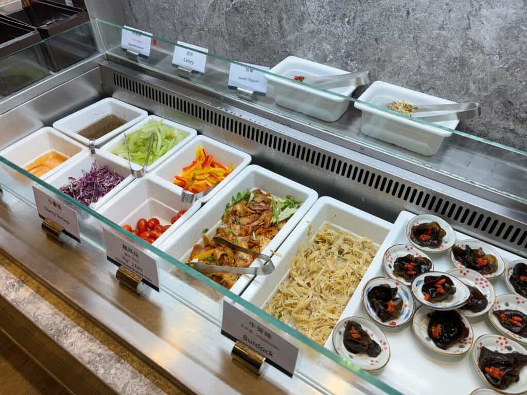 サラダコーナー