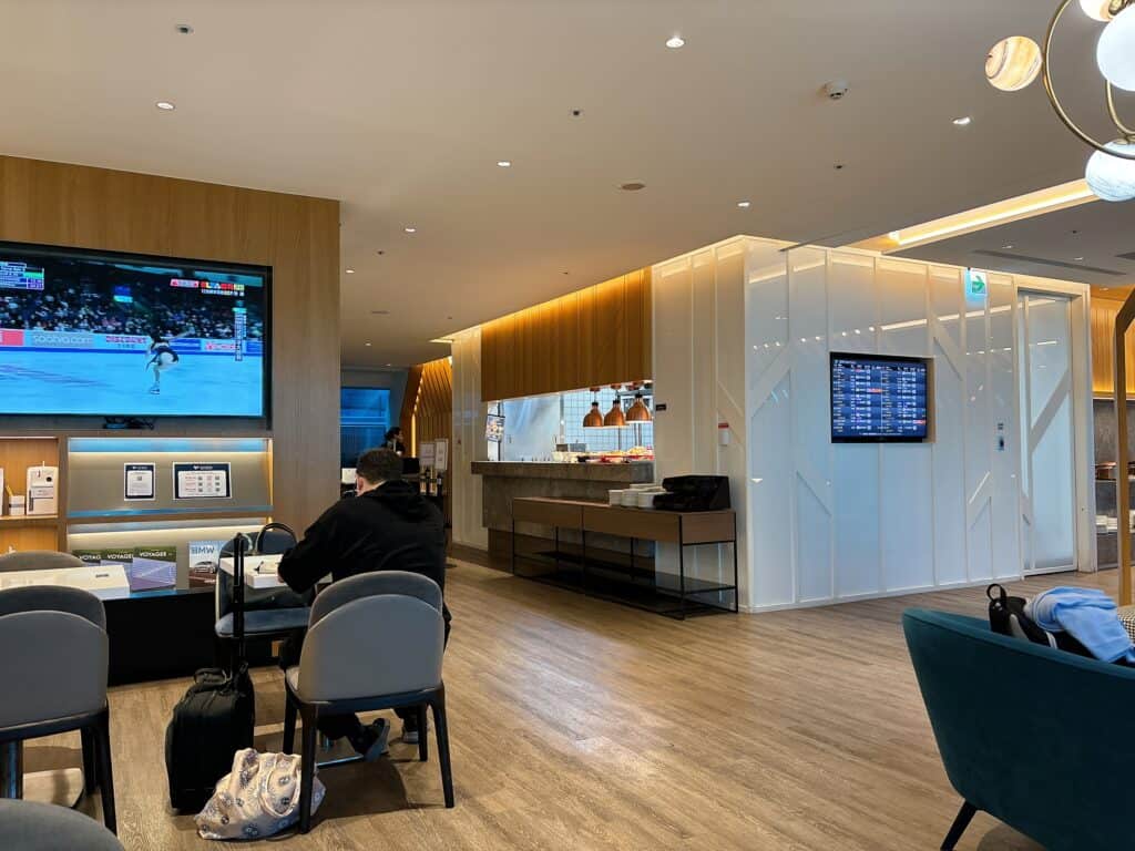 Oriental Club Loungeのビュッフェ台