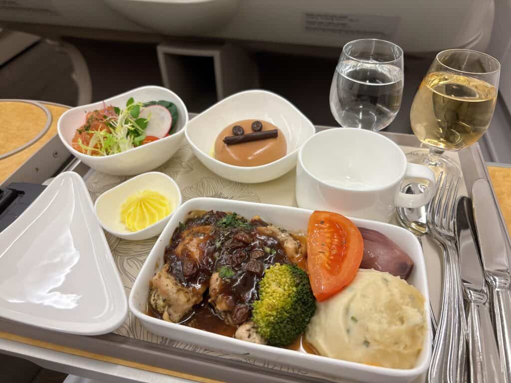 ソウル→東京路線で提供された洋食の機内食