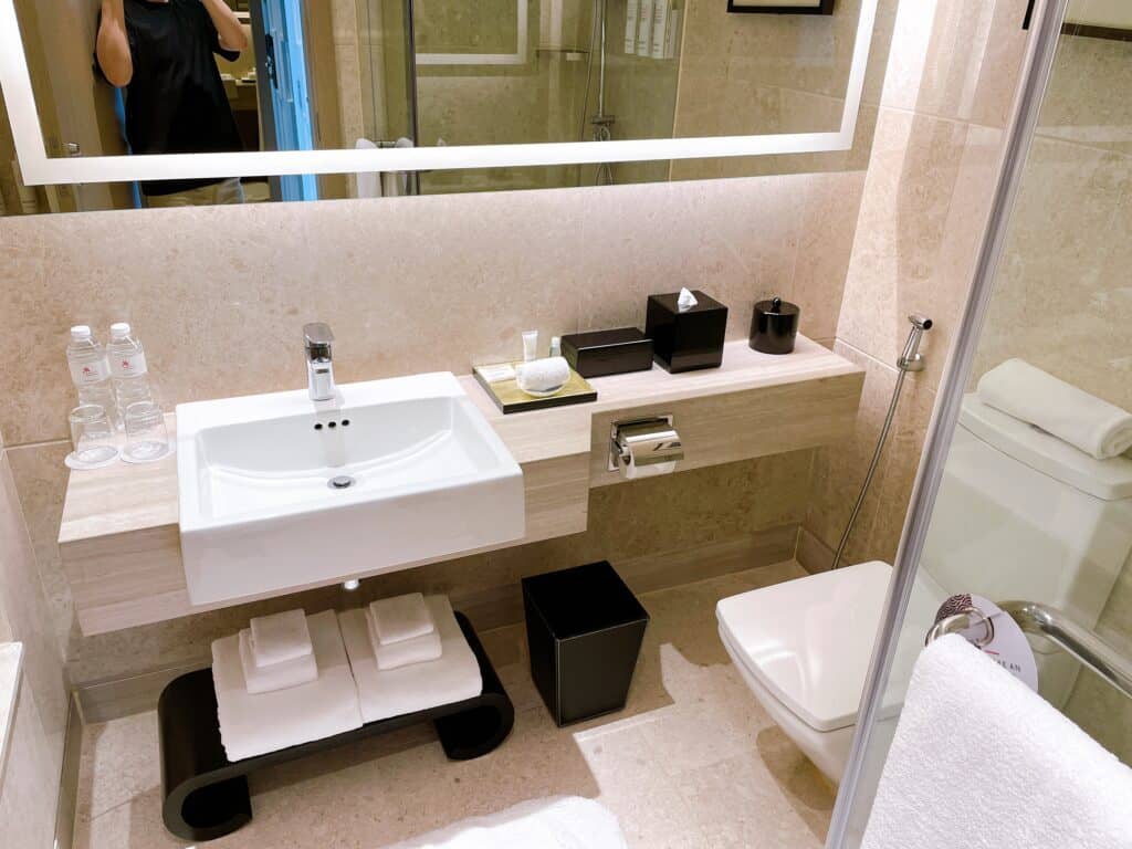シンガポール マリオット タン プラザ ホテルのバスルーム