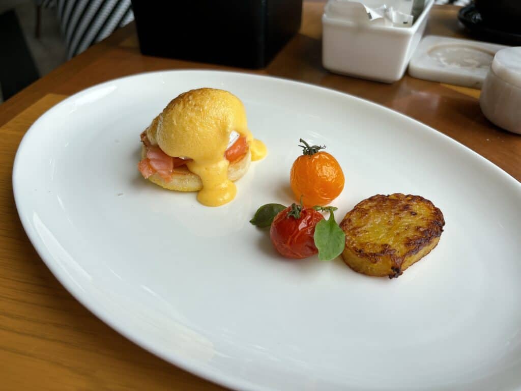 フォーシーズンズホテルバンコクのエッグベネディクト