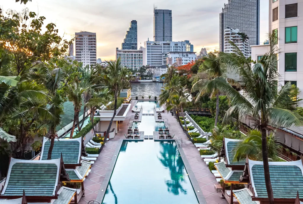 ペニンシュラバンコクのプール