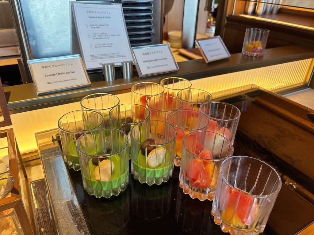 北海道牛乳を使用したソフトクリームパフェ