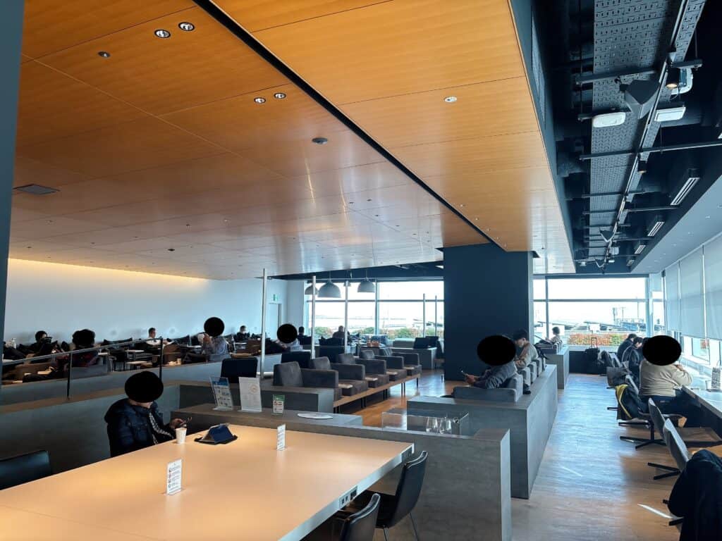 羽田空港powerlounge内の様子