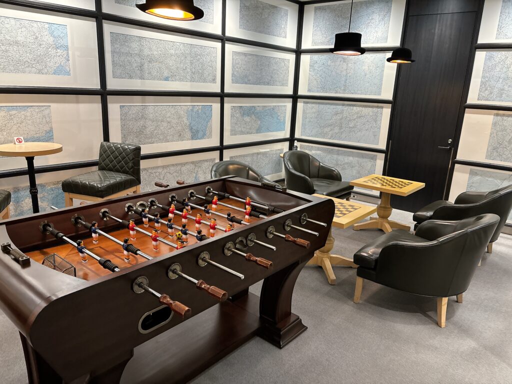 レトロなサッカーゲームとチェス