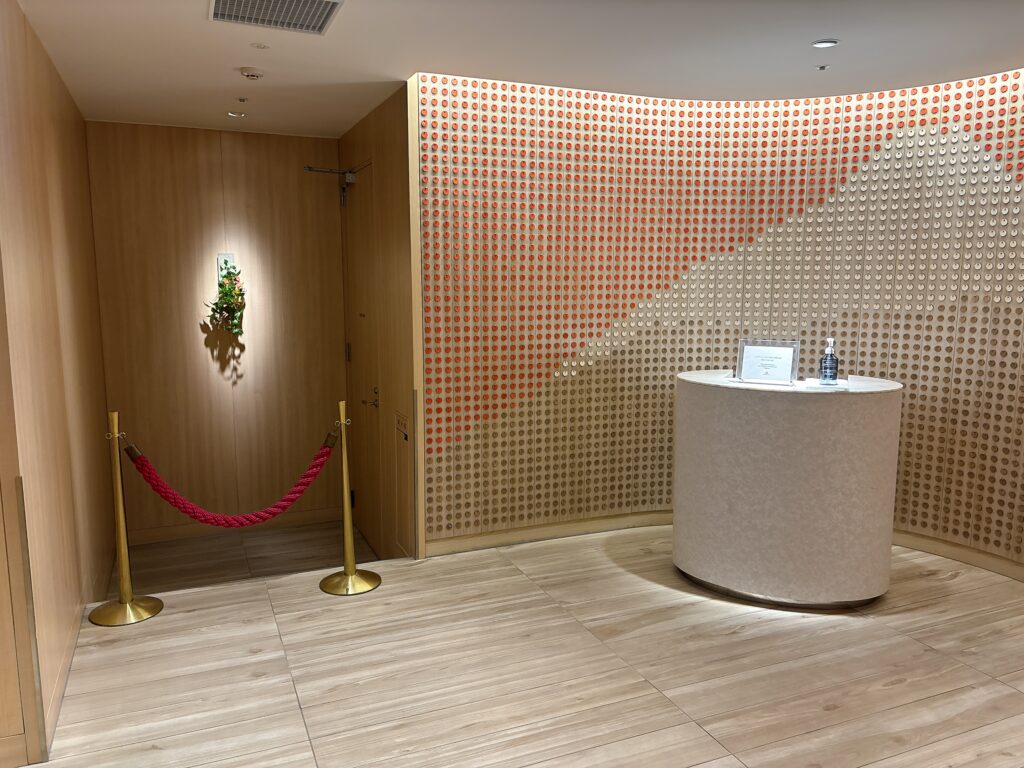 羽田空港国際線JALファーストクラスラウンジのシャワールームの外観