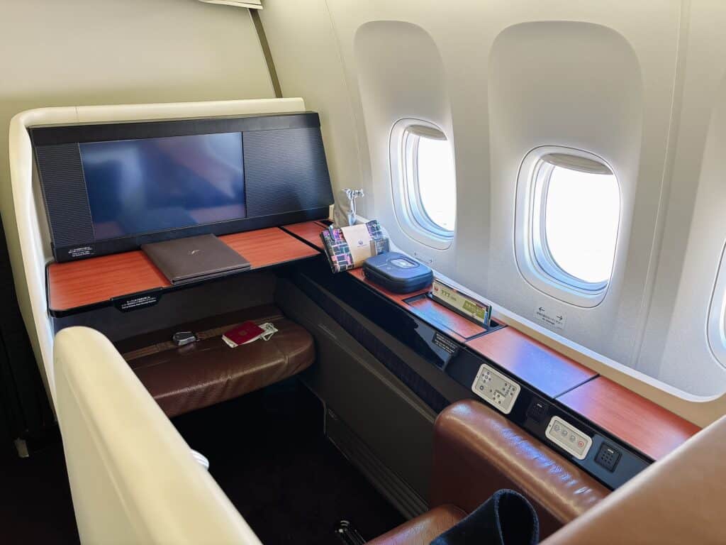 別角度から撮影したJAL SUITE