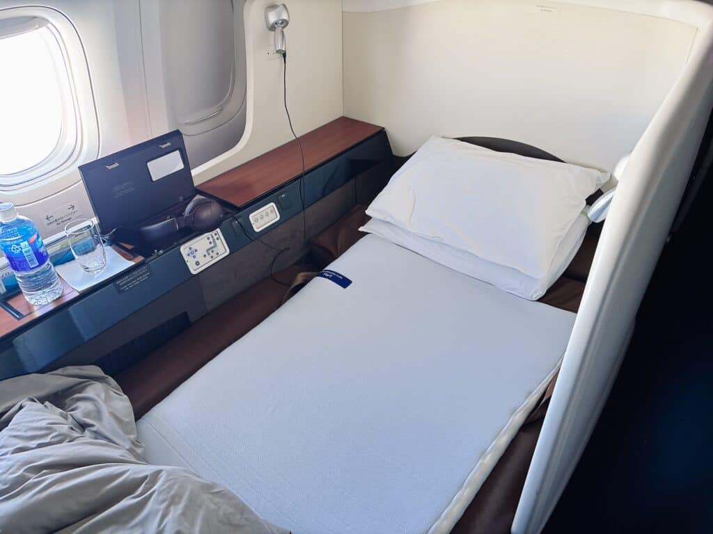 JAL SUITEのベッドモード