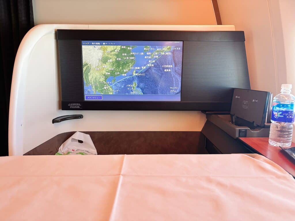 機内食提供の準備