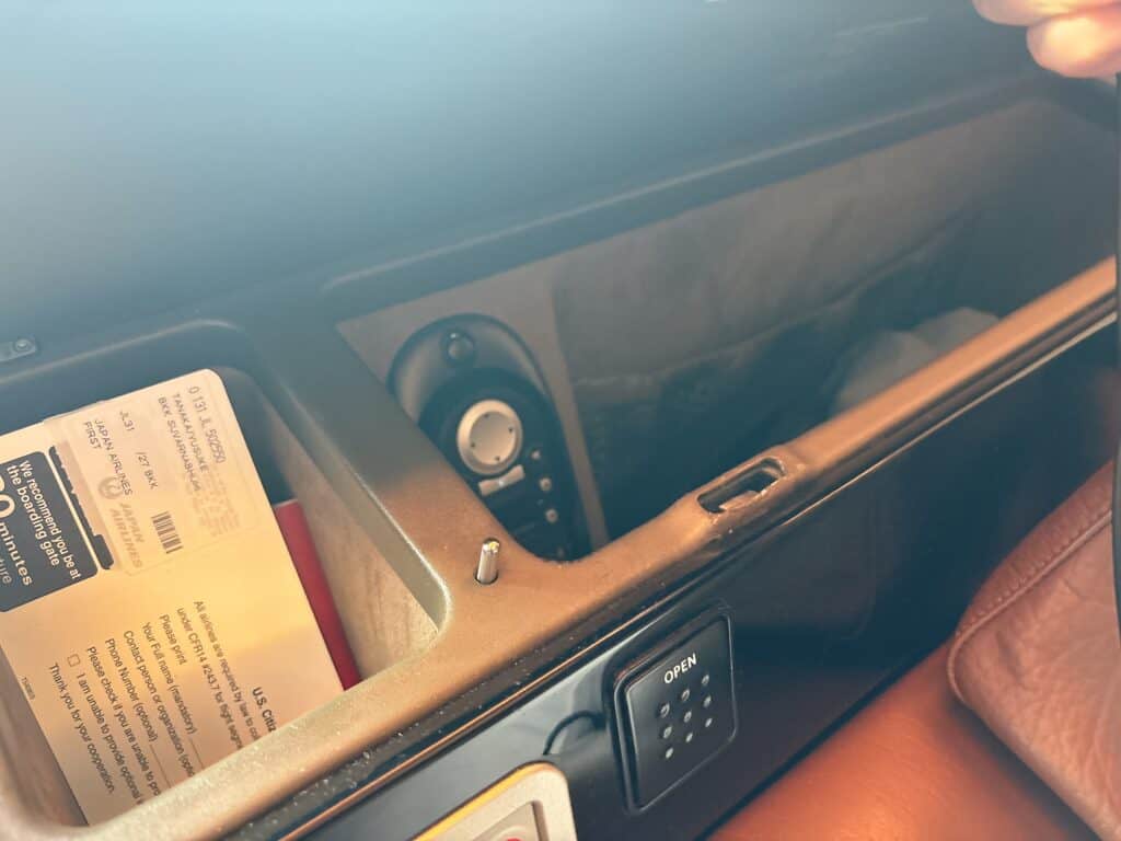 JAL SUITEの収納ケース