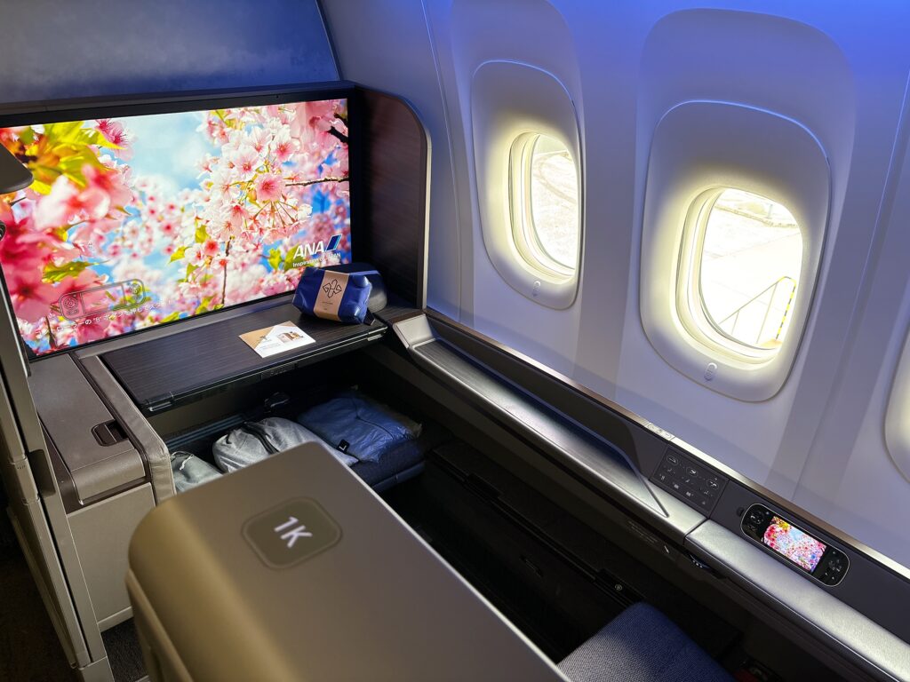 別角度から撮影したTHESuite