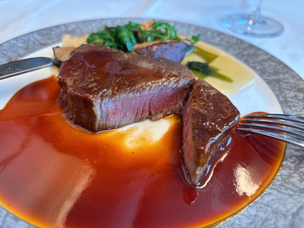 和牛フィレ肉を切った断面