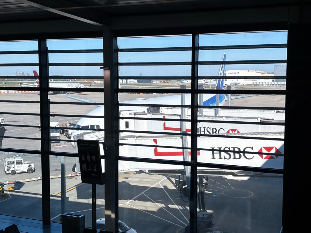 ヒースロー空港に駐機されているB777-300ER