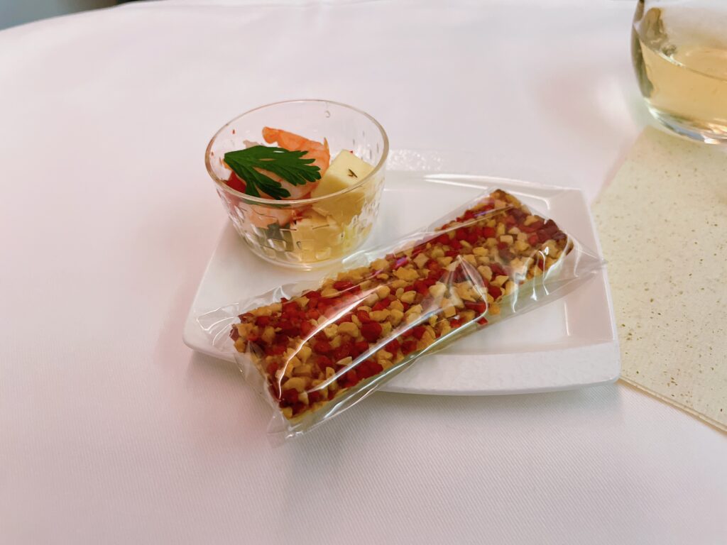 チーズとエビのマリネ、ペッパーパイスティック