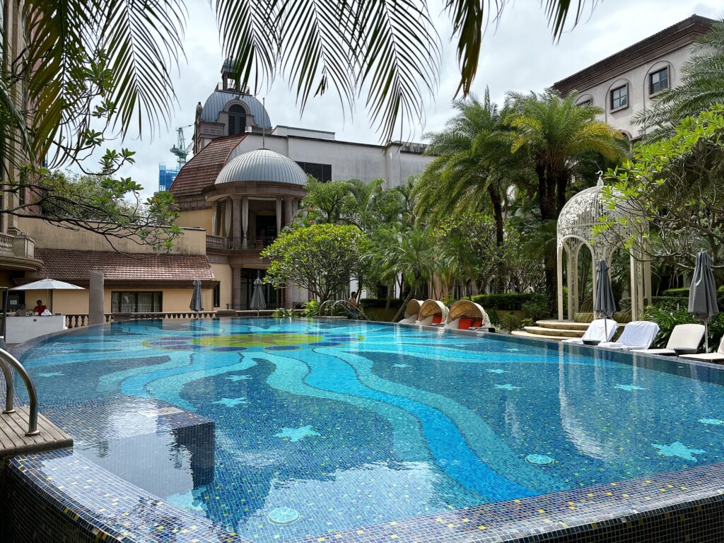 マンダリンオリエンタル台北のプールエリア