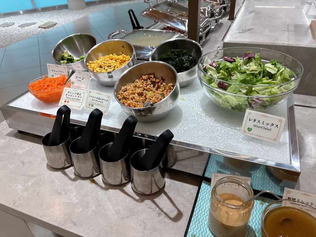 サラダコーナー