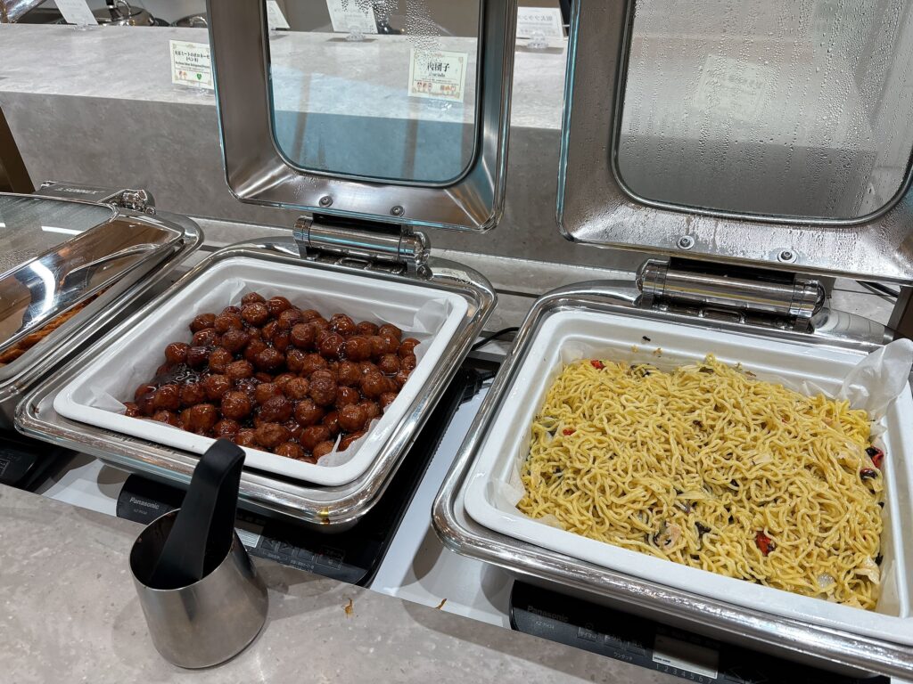 肉団子と鶏だしの塩焼きそば