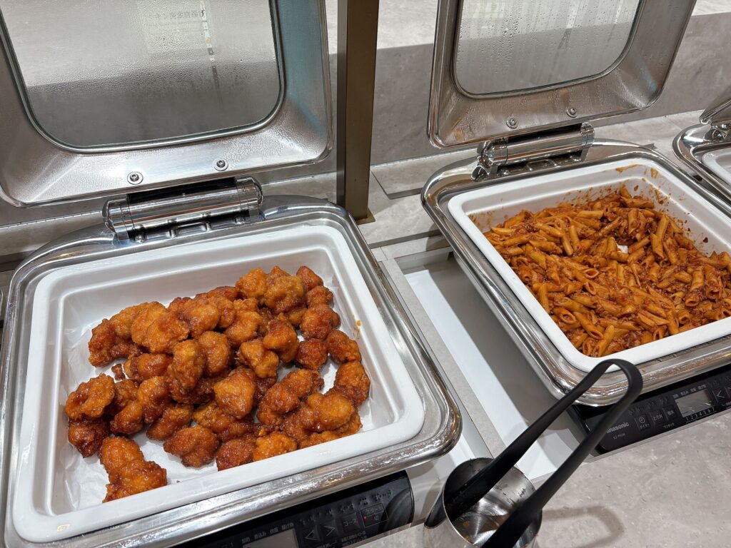 ミートパスタ、唐揚げ