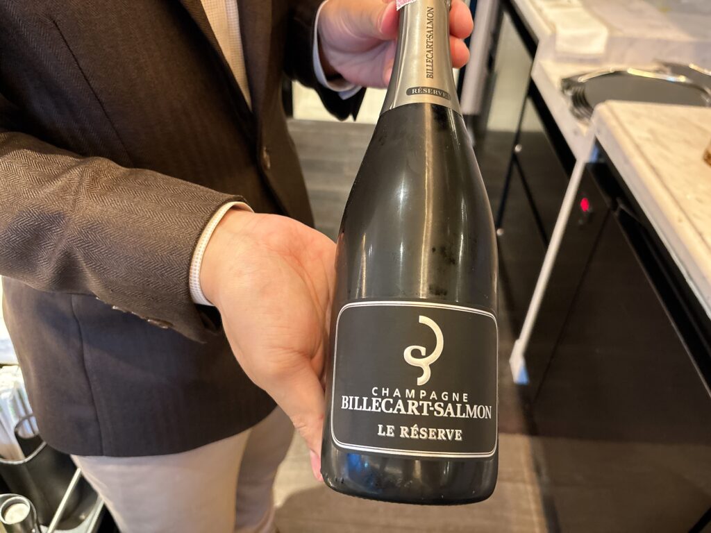 ビルガールサルモンのシャンパンボトル