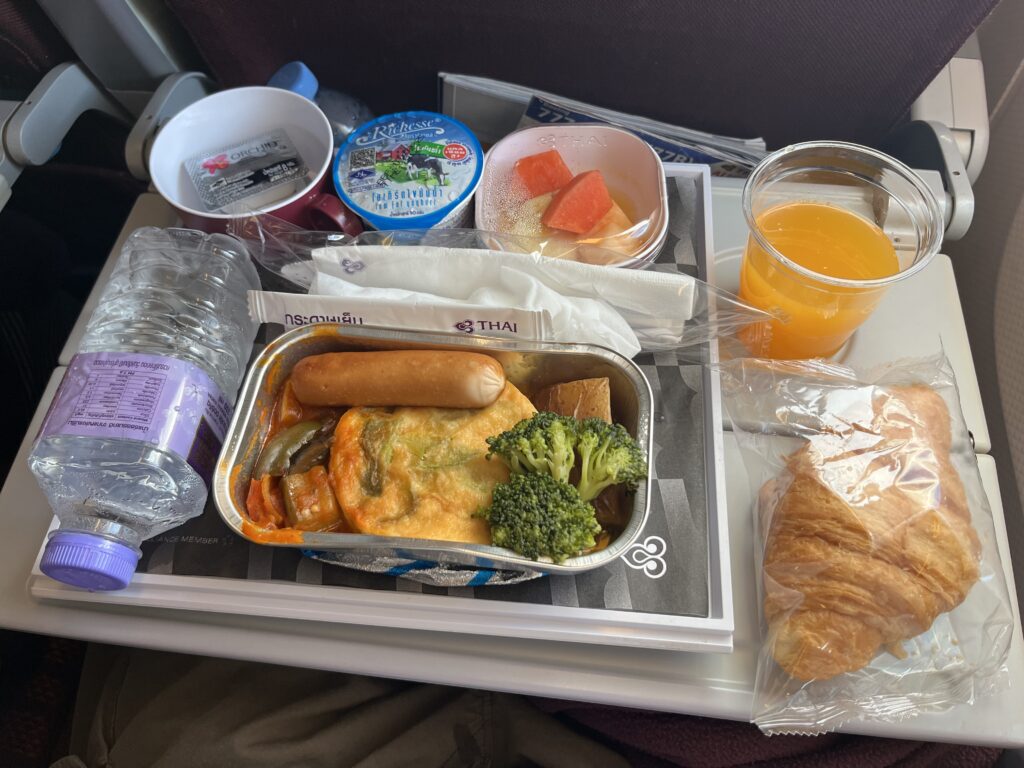 深夜便の日本→タイ路線の機内食