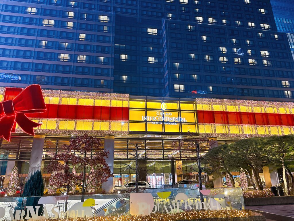 グランドインターコンチネンタルパルナスの外観