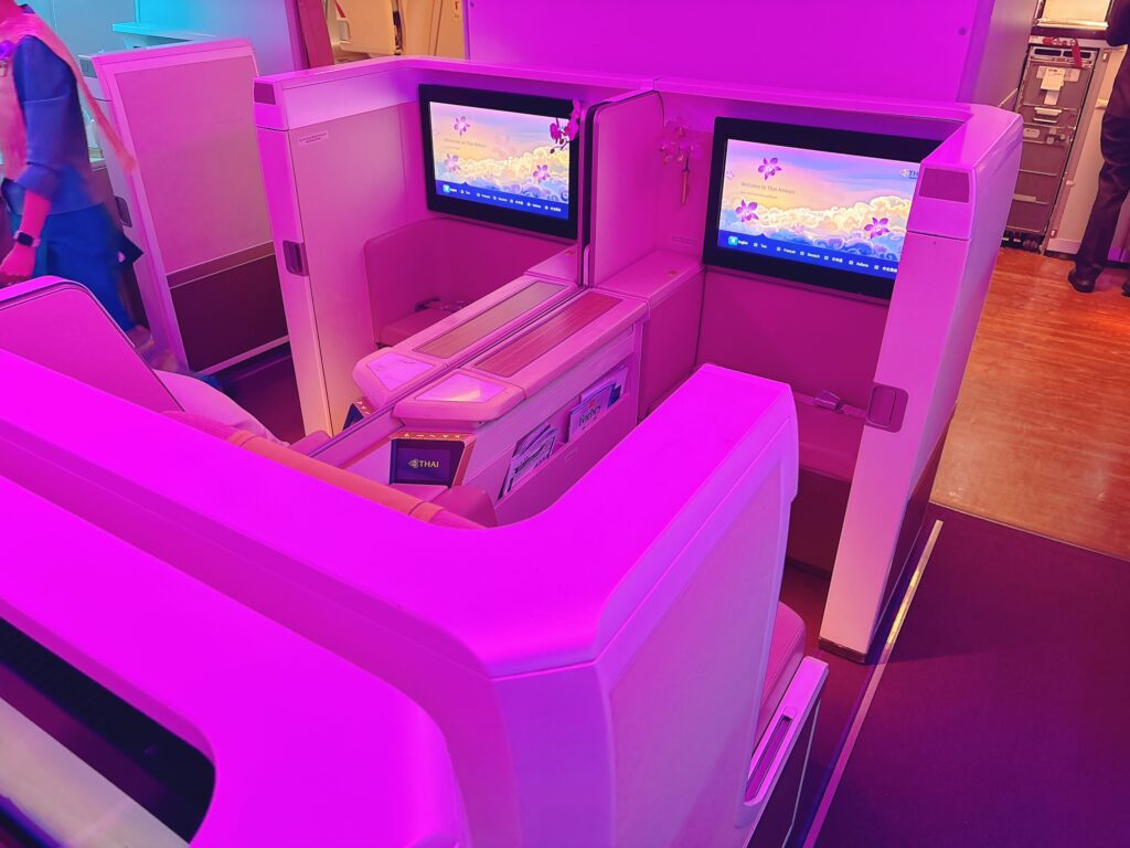 タイ航空ファーストクラスの中央の座席