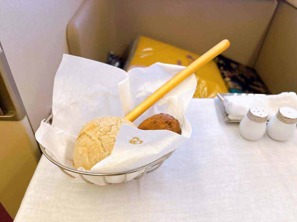 タイ航空ファーストクラスのパン