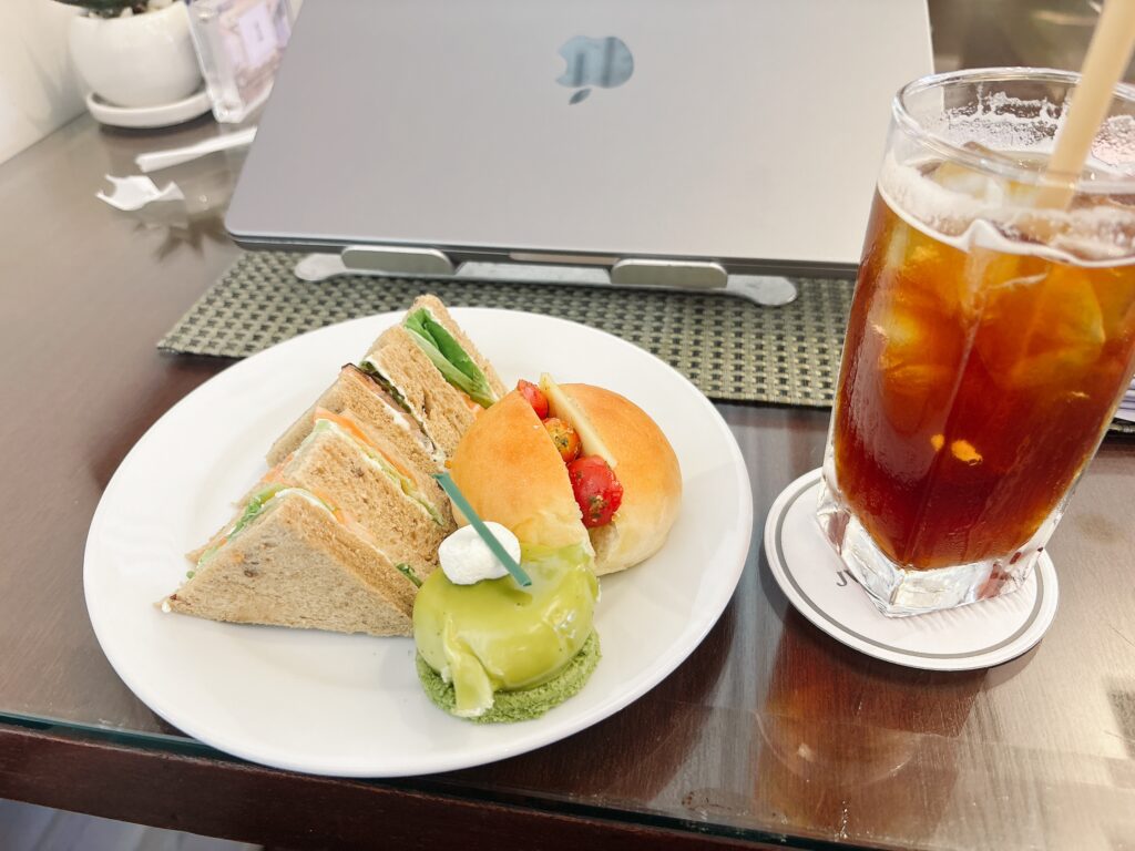 ピックアップしてきたアフタヌーンティーセット